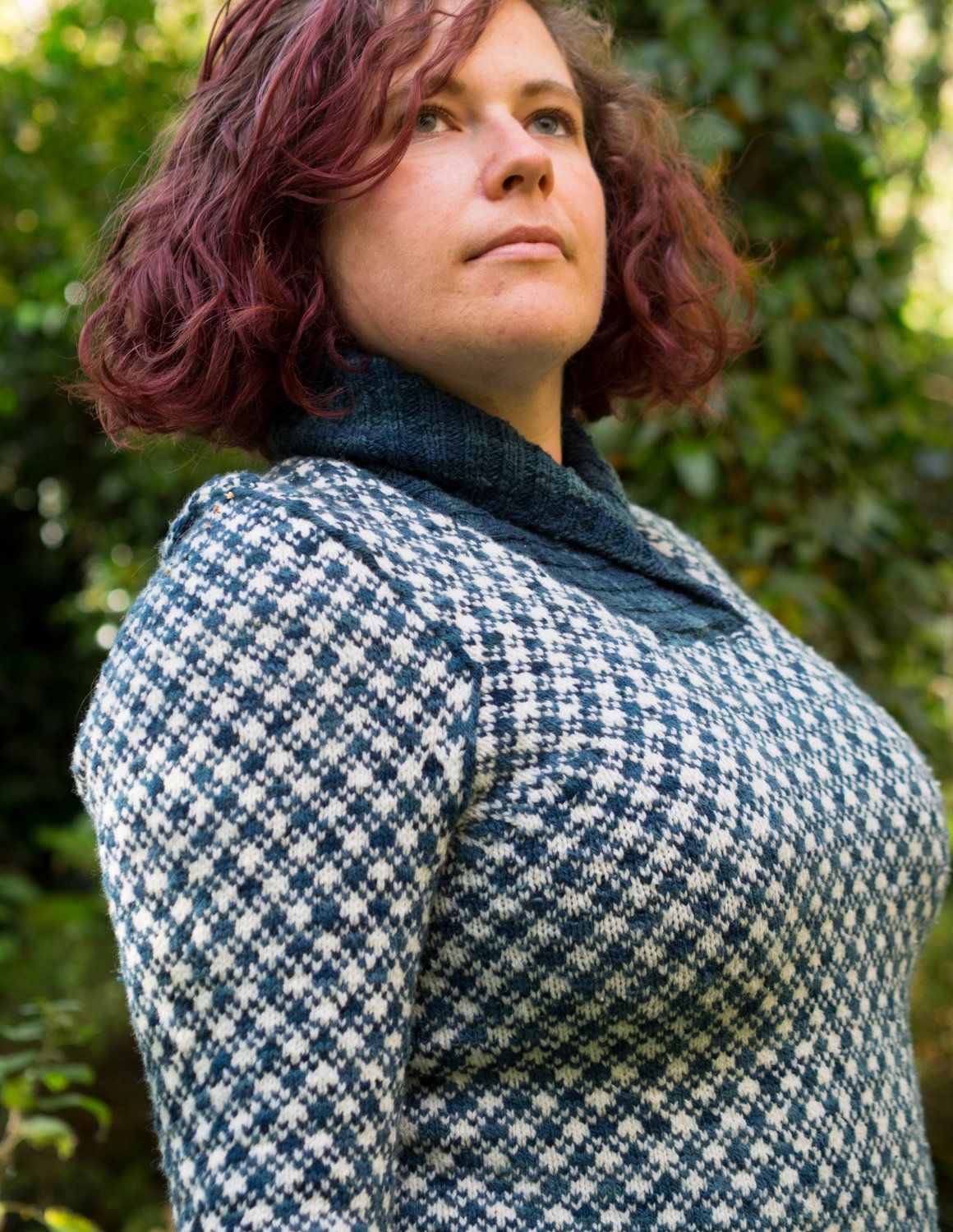 Bust darts in sweaters with all over stitch patterns