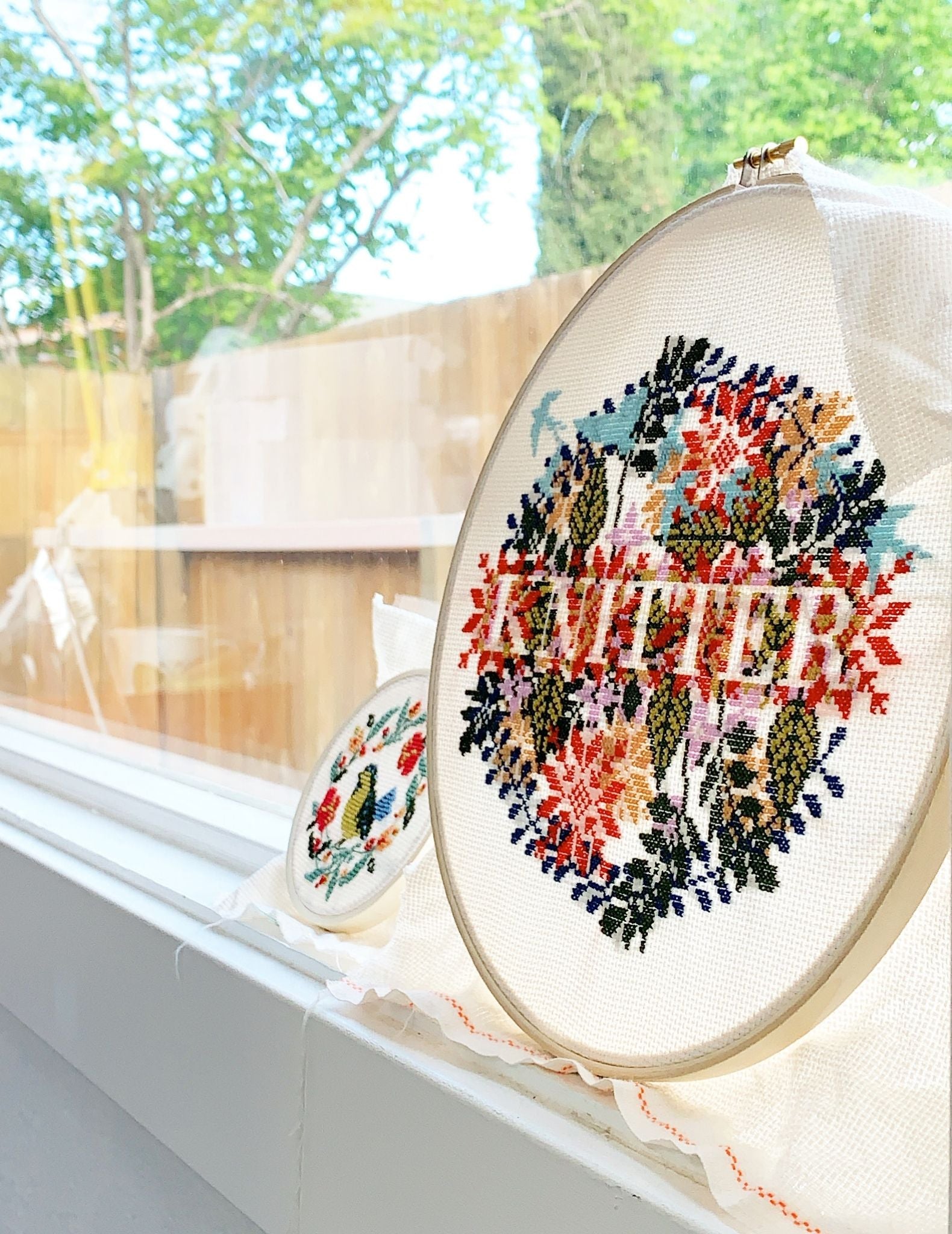 Fall Hoop Counted Cross Stitch Kit - Needlework Projects, Tools