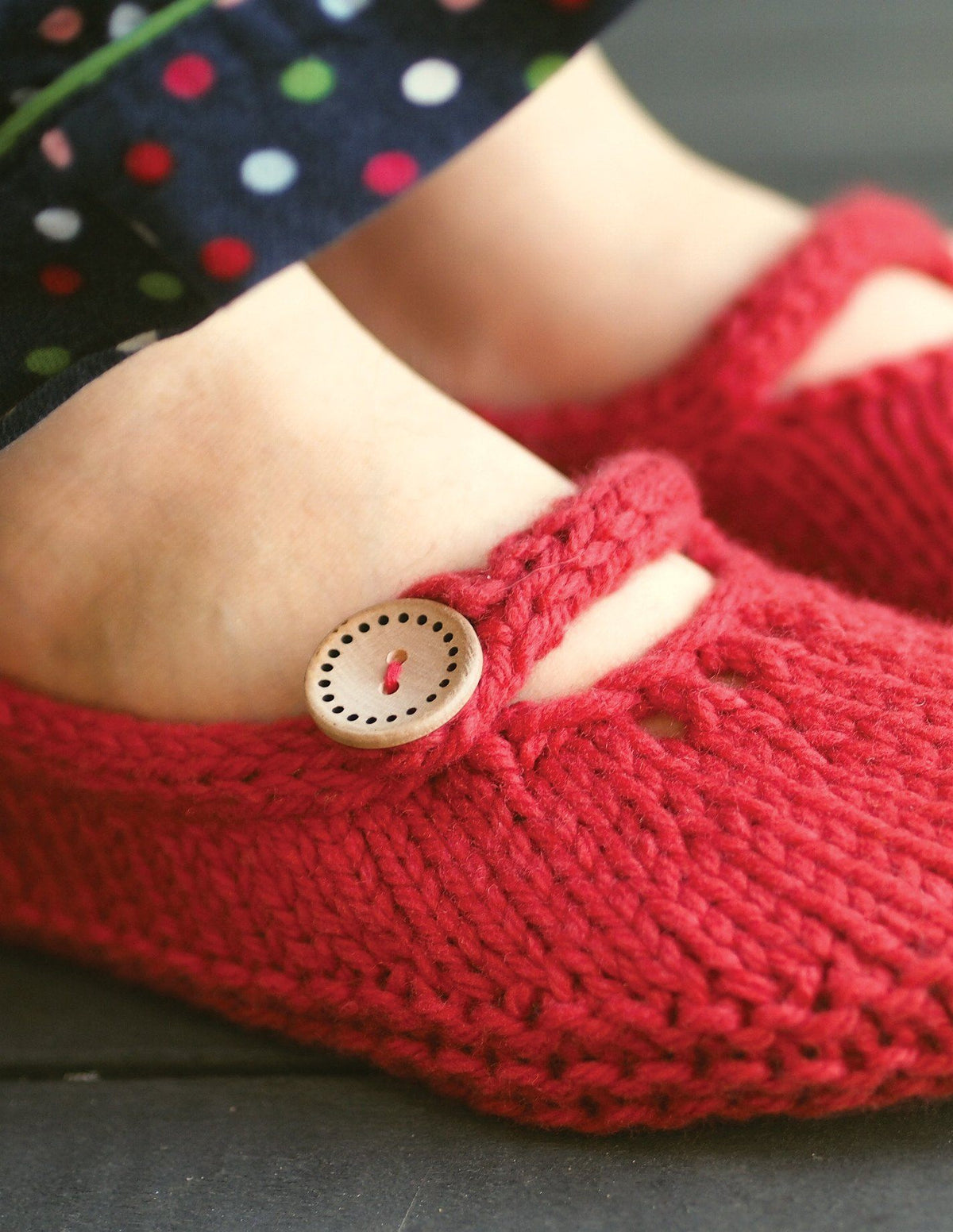 Not-so-Tiny Slippers Patterns Ysolda 